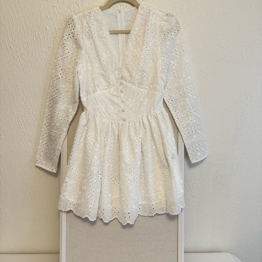 Never Worn Elegant White Eyelet Dress - Picture 8 of 14